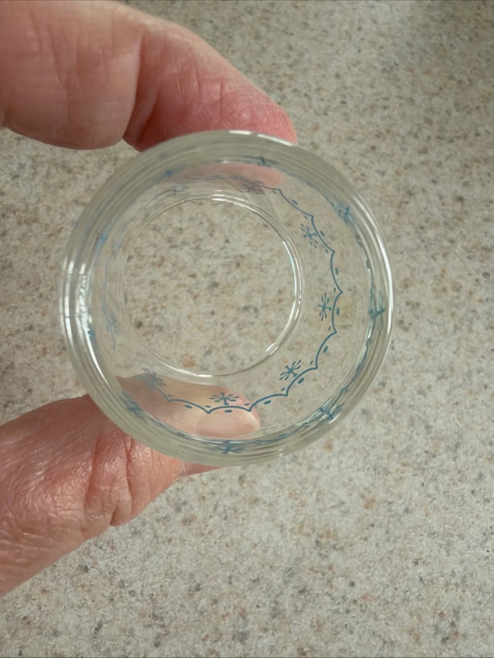 Pyrex set six